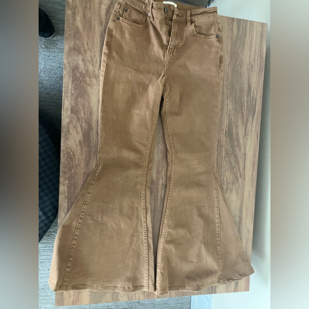 BROWN SHYANNE WOMEN'S HIGH RISE SUPER FLARE STRETCH JEANS  26Wx28L mod L  used